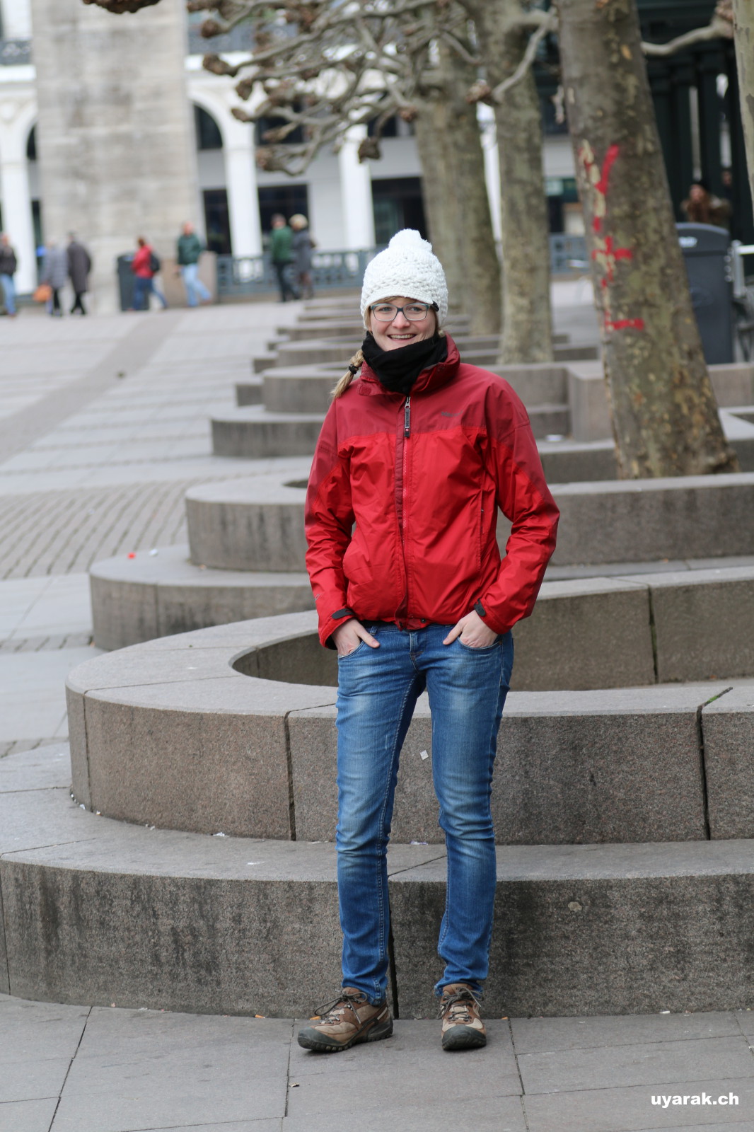 Fränzi auf dem Rathausplatz 