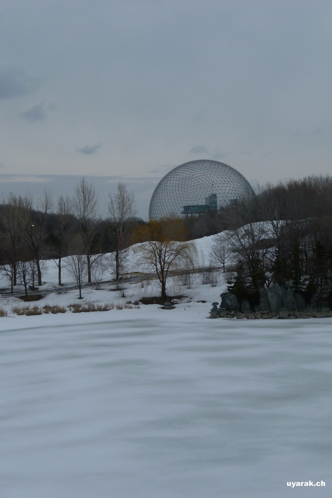 Île Sainte-Hélène mit der Biosphère im Hintergrund 