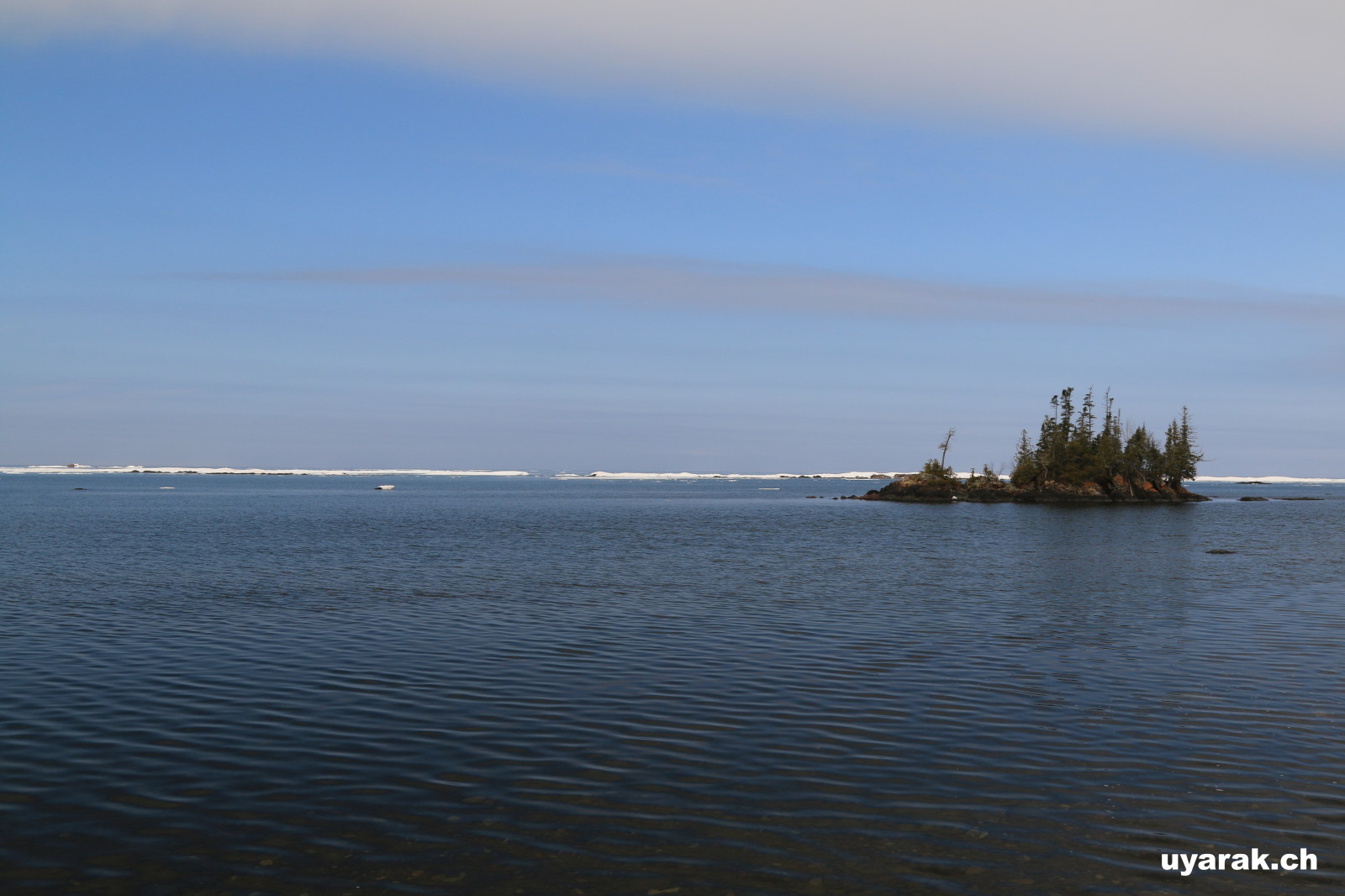 Auf dem Ontario Highway 17 entlang dem Lake Superior