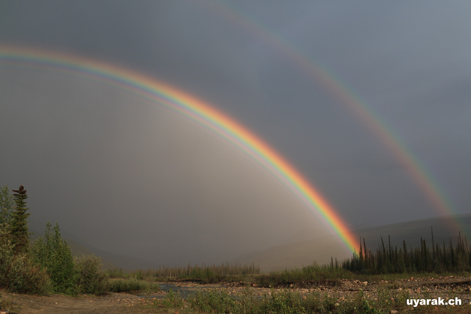 Gewitter mit Regenbogen, Mc Donald Creek, BC