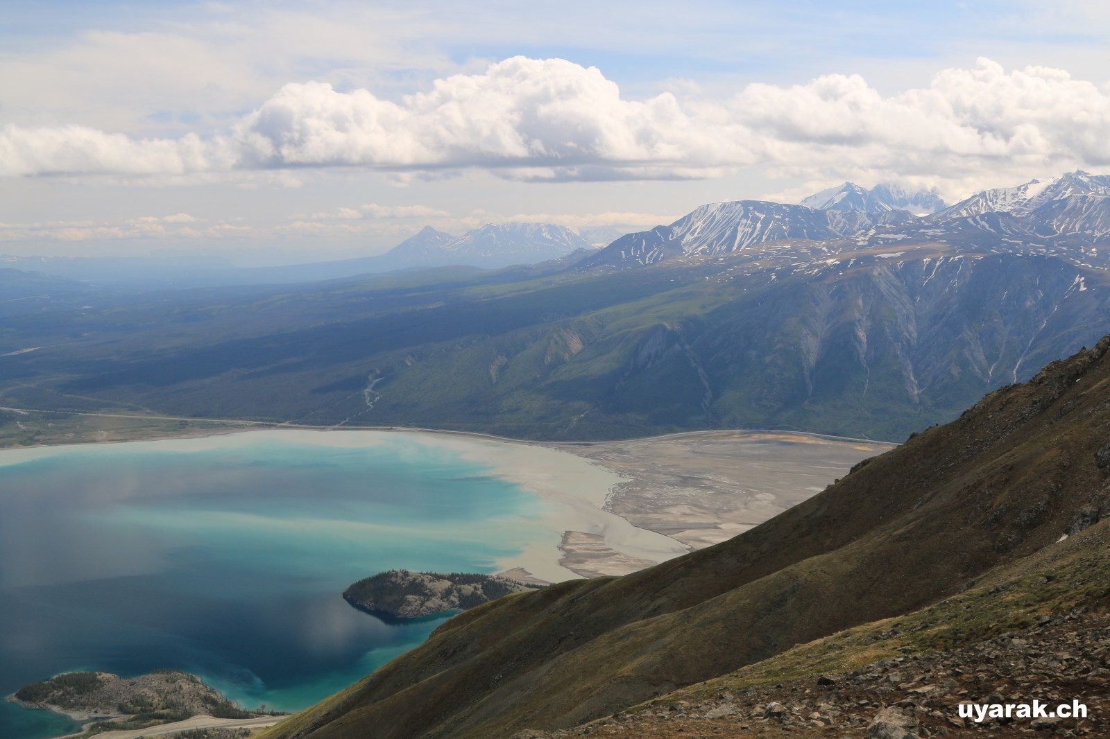 Blick vom Sheep Mountain auf den Kluane Lake, Yukon
