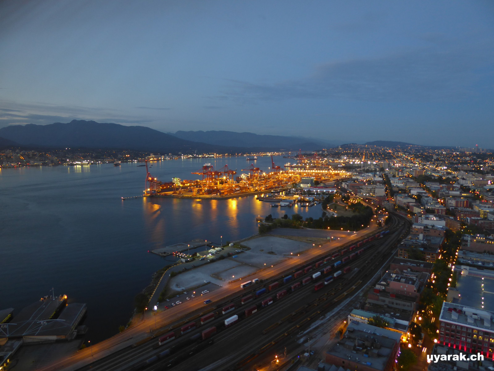 Blick vom Sun Tower auf den Hafen von Vancouver 