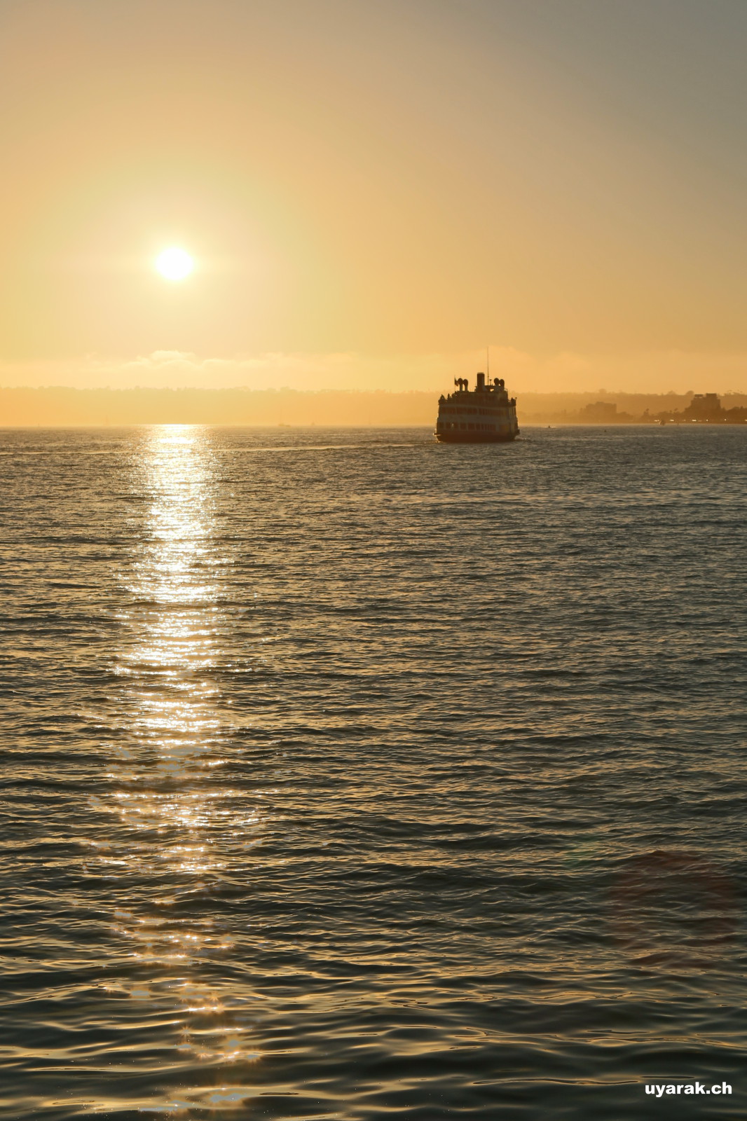 Sonnenuntergang an der Wasserfront in San Diego, California