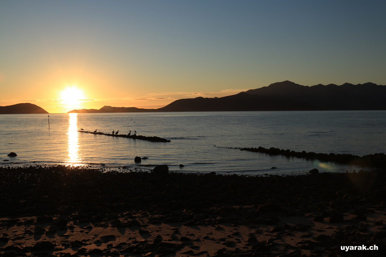Sonnenaufgang an der Bahía de los Ángeles, Baja California
