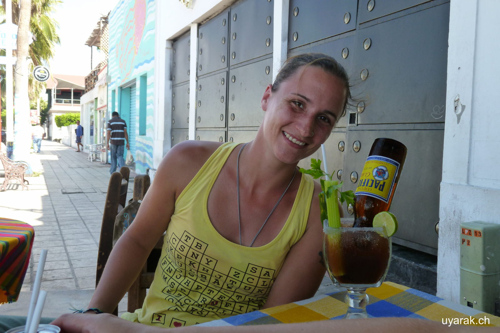 Dieser Drink sieht definitiv besser aus als er schmeckt, La Paz, Baja California Sur, Mexiko