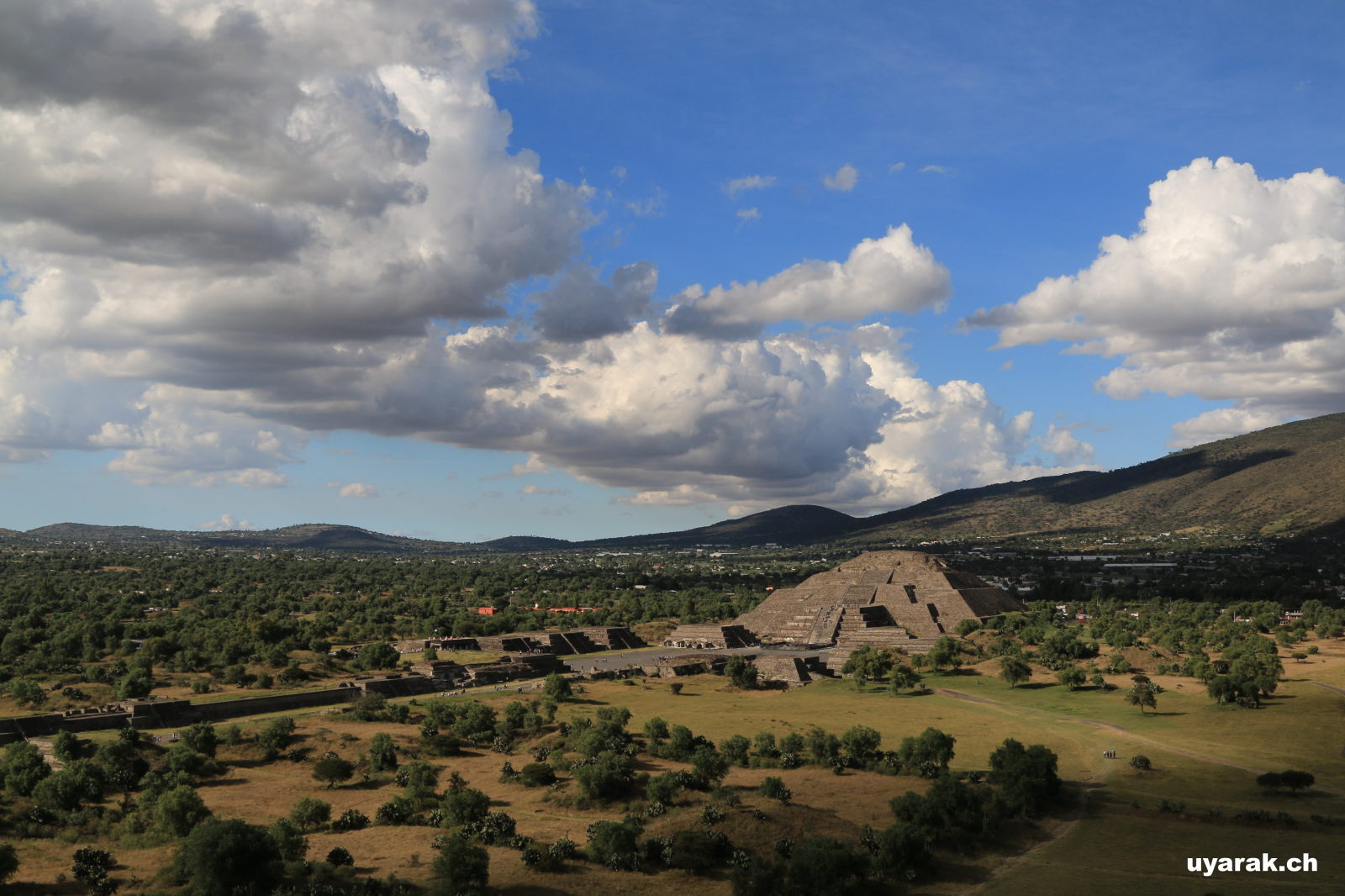 Blick auf die Mondpyramide von Teotihuacán, Mexico