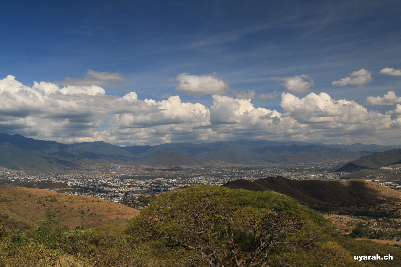 Blick vom Monte Albán auf Oaxaca de Juárez, Oaxaca, Mexiko