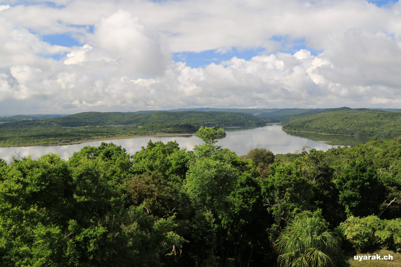 Aussicht vom Templo de las Manos Rojas, Yaxhá, Guatemala