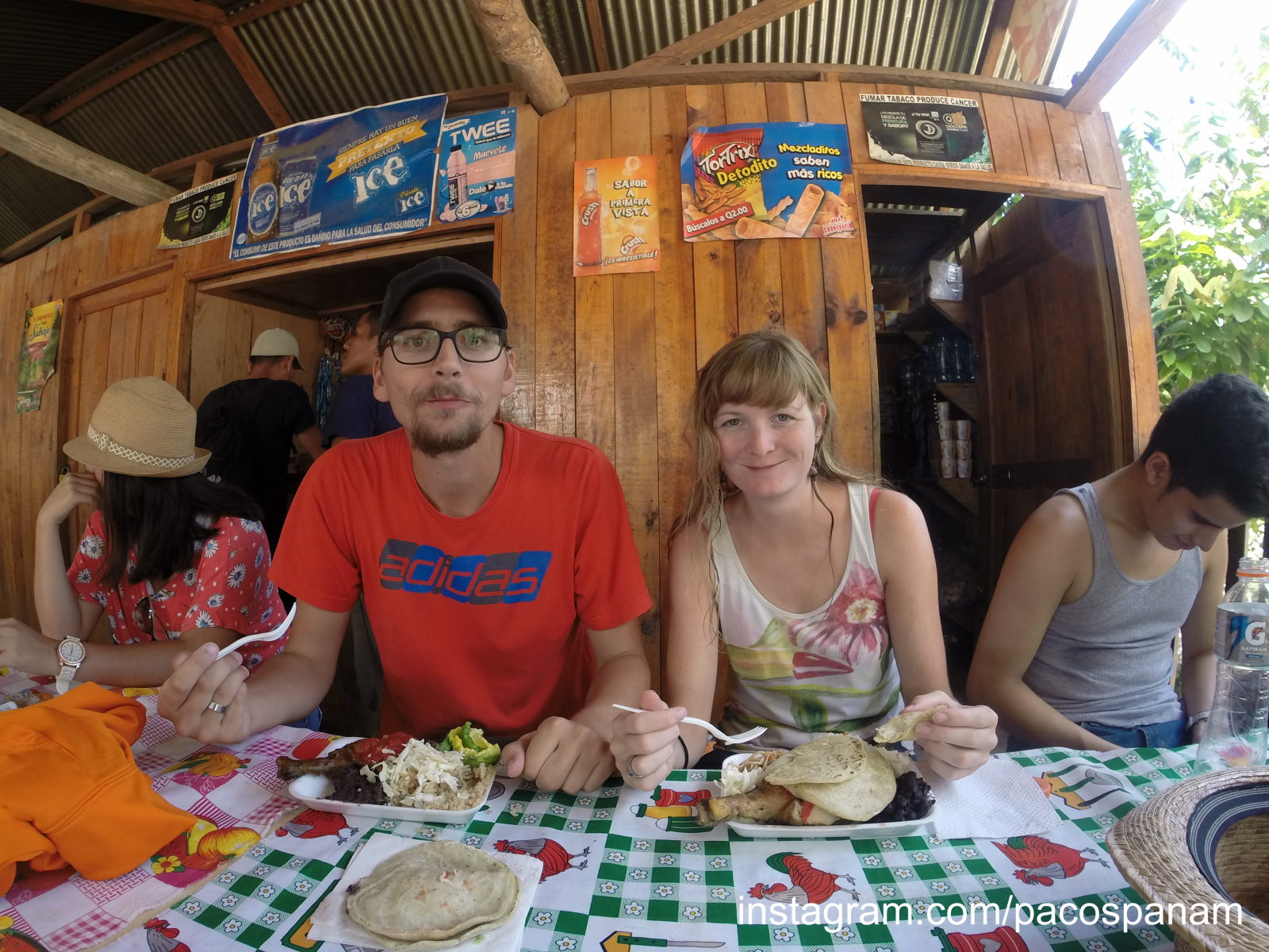 Mittagessen in Semuc Champey, Guatemala
