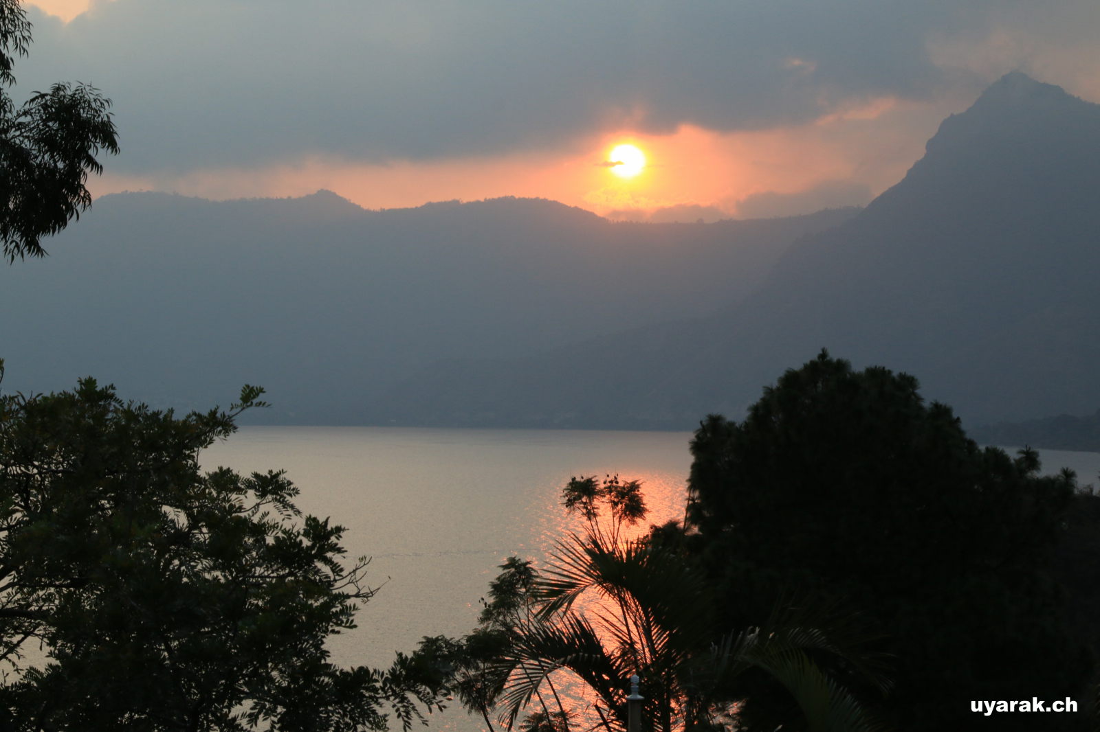 Sonnenuntergang am Lago de Atitlán, Guatemala