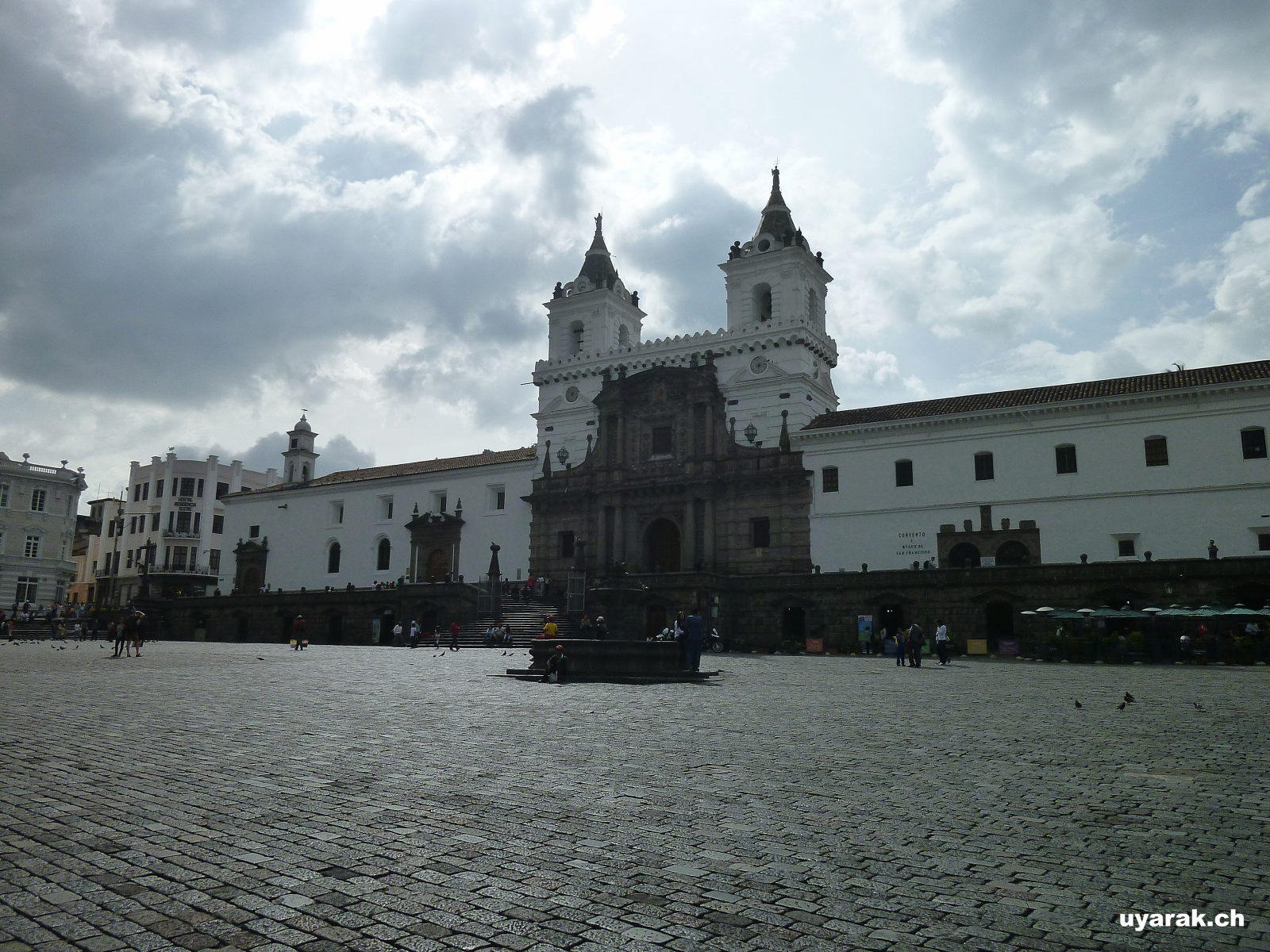 Spaziergang durch die Altstadt von Quito, Ecuador 