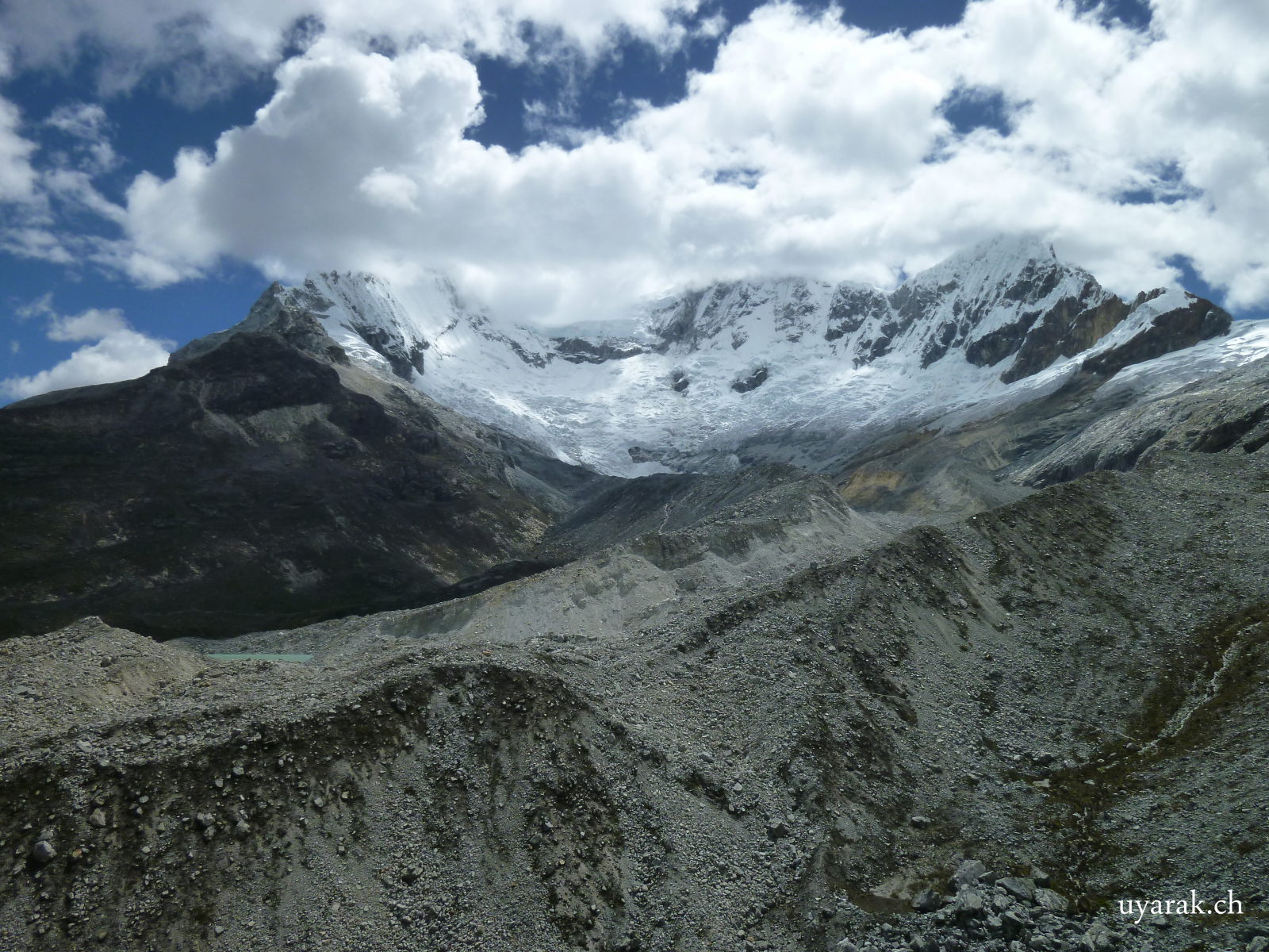 Blick zurück zum Refugio Peru, auf dem Weg zur Laguna 69