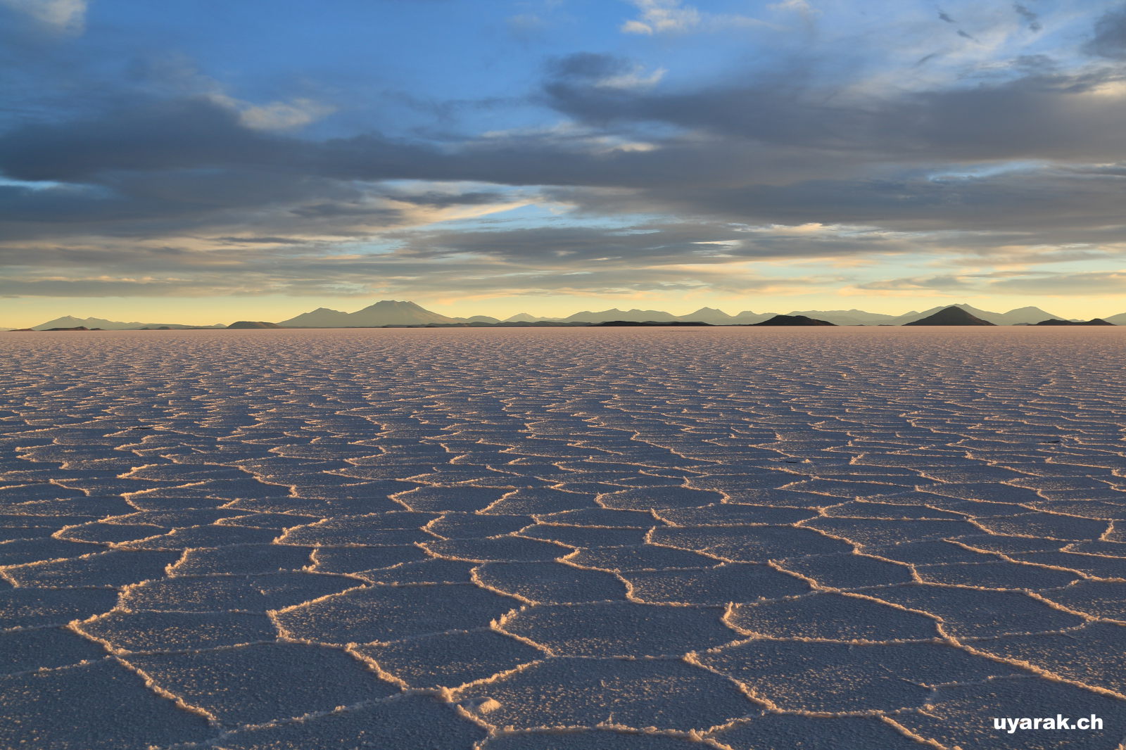 Sonnenuntergang auf der Salar de Uyuni, Bolivien