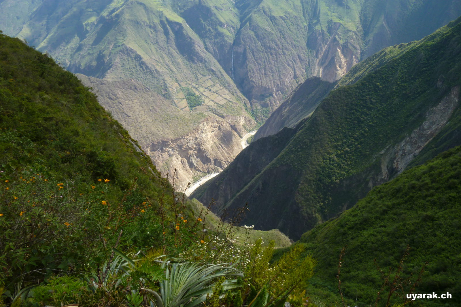 Blick von Choquequirao runter zum Río Apurímac, Peru