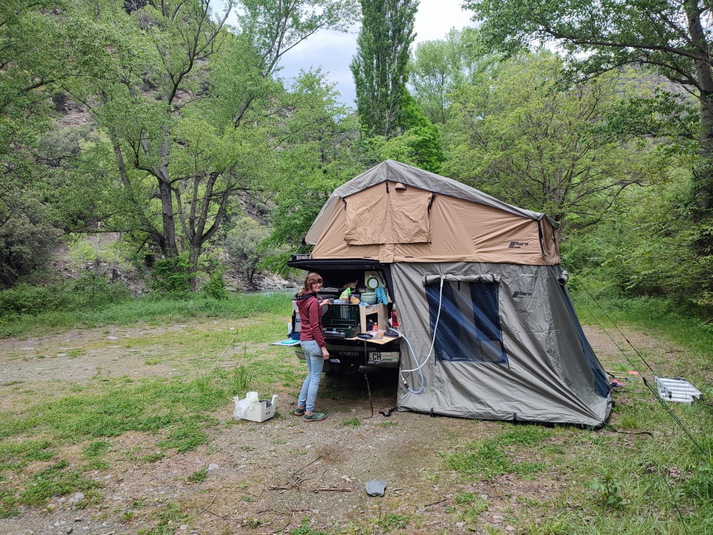 Camping kurz vor Llavorsí. Am Abend ist noch alles trocken... 