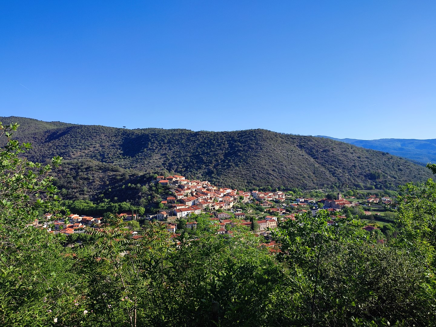 Blick vom Campingplatz in Sirach auf Ria 