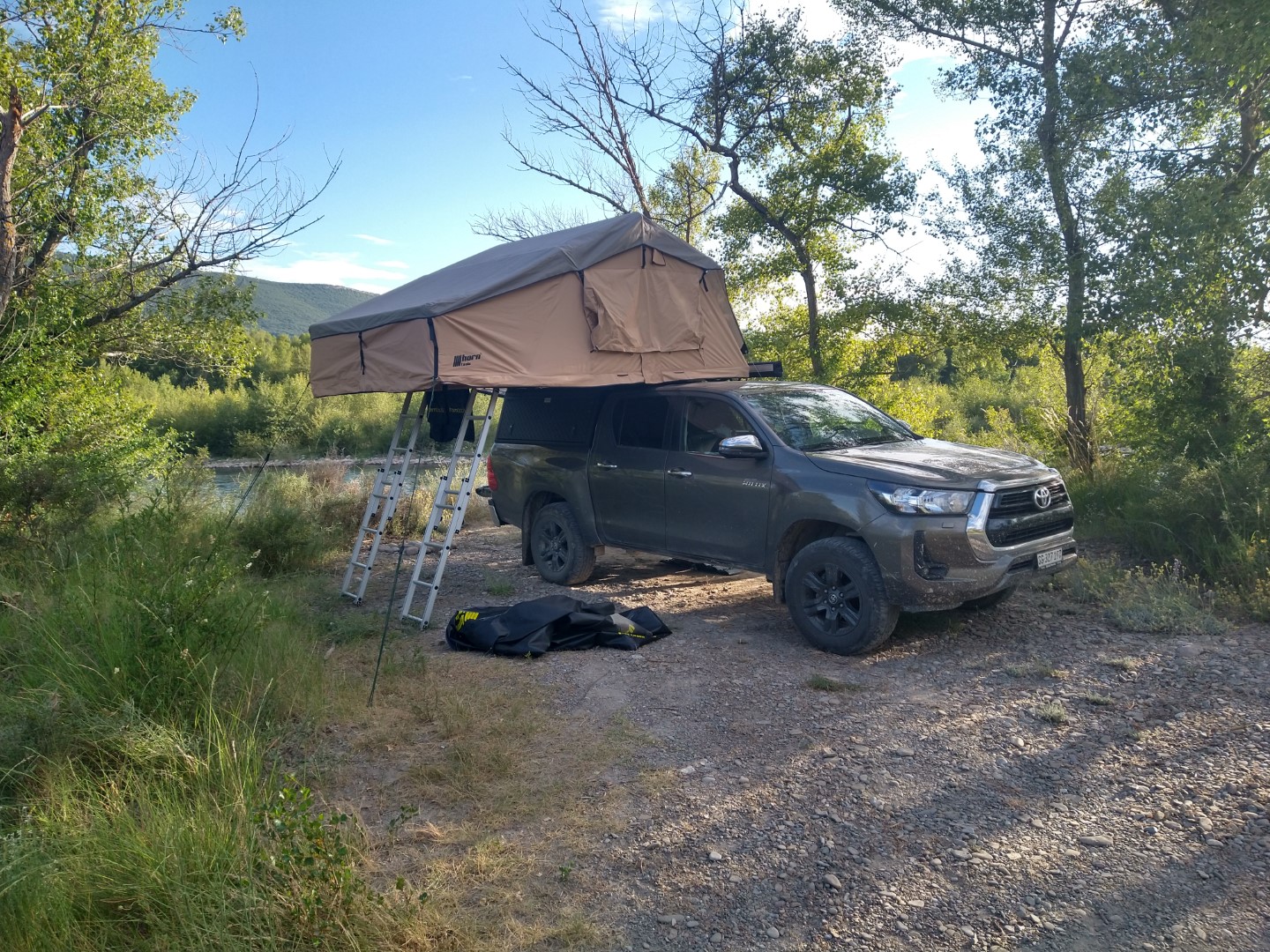 Schöner Campingspot am Río Aragón 